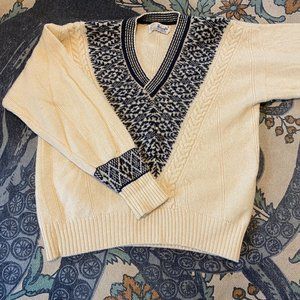 Vintage Pringle wool sweater Unisex V-neck